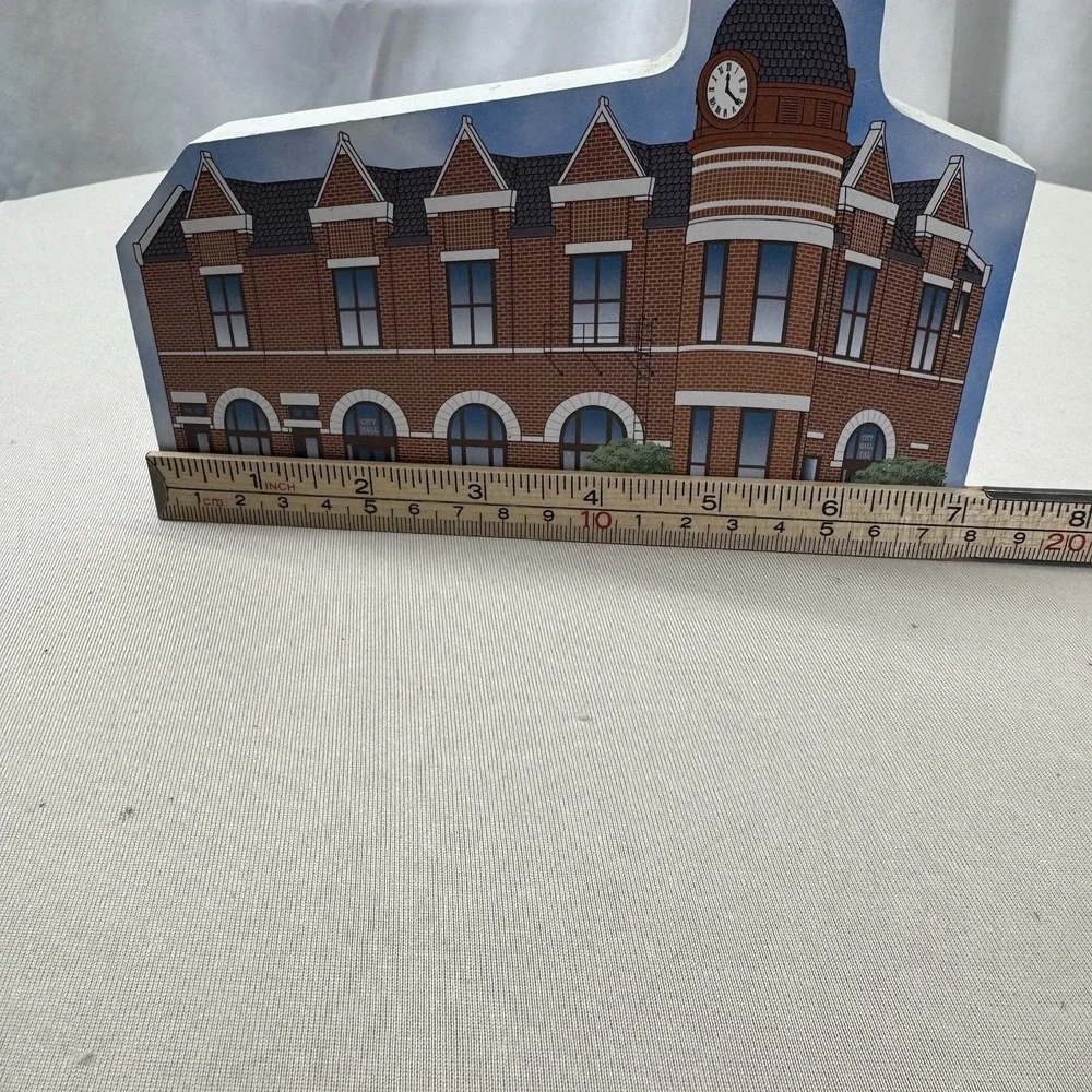2014 Cats Meow Hiawatha Town Clock Shelf Sitter‎
